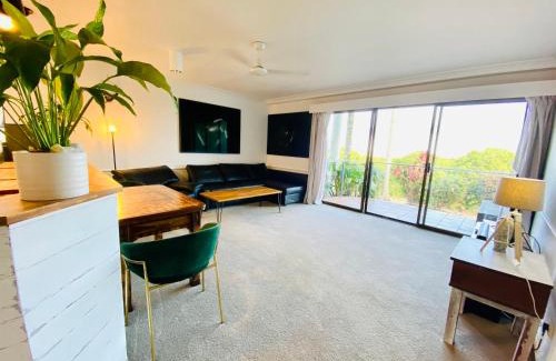 Bilambil Heights Apartment | 2Br Apartment, Pool, 12 mins to Airport