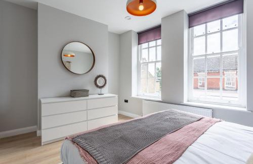 Westcliff-on-Sea Apartment | 2BR Apartments in Southend near City Centre
