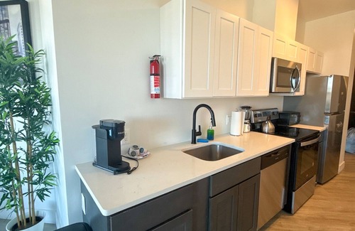 Elizabeth Apartment | 2BR apt close to EWR 7118