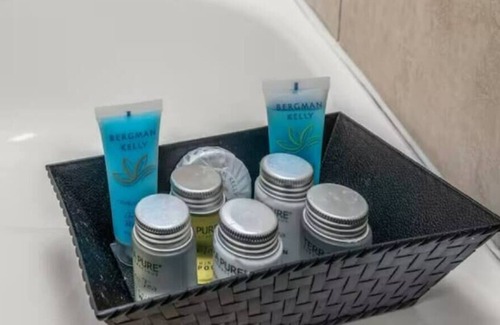 West Philadelphia Apartment | 2BR Apt Close to Movie Theaters