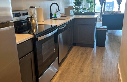 Elizabeth Apartment | 2BR apt near EWR 1319