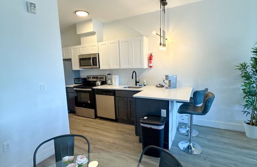 Elizabeth Apartment | 2BR apt near EWR 1319