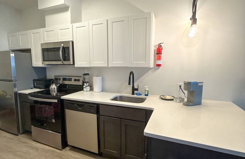 Elizabeth Apartment | 2BR apt near EWR 1319