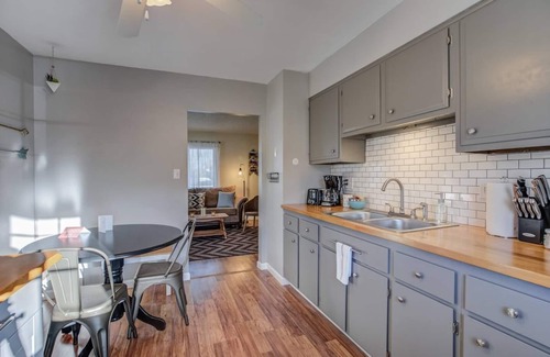 Colorado Springs Cottage | 2BR Aptmt Parks Private Deck, Mountain Views!
