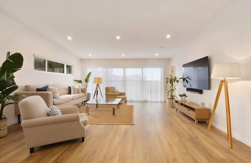 Manly Vale Apartment | 2BR Brand New Luxury Manly Vale Apartment