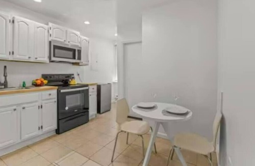 West Philadelphia Apartment | 2BR Comfortable Family Apartment