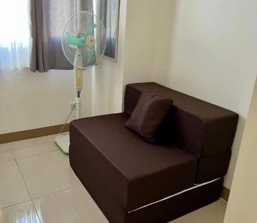 Las Pinas Apartment | 2br condo in Southmall Las Pinas 25 mins to NAIA - 709T3