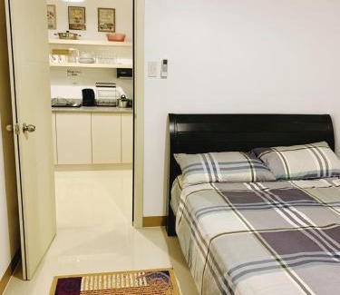Las Pinas Apartment | 2br condo in Southmall Las Pinas 25 mins to NAIA - 709T3