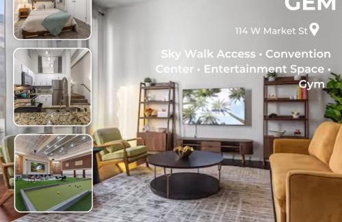 Mile Square Apartment | 2BR Downtown Gem with Arcade games! - Sleeps 7 - Near Convention Center - Stadium