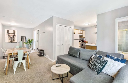 Arborview Neighborhood House | 2BR Duplex, Easy Walk to Downtown Ann Arbor