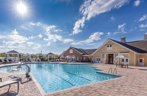 Williamsburg Condo | 2br DX Condo Historic Williamsburg Family fun!