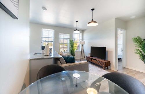 New Center Detroit Apartment | 2BR Exclusive Retreat Near Henry Ford