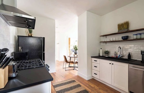 Uptown House | 2BR Flat - Walk to NW 23rd Shops & Cafes