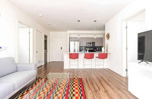 Mercer Island Apartment | 2BR | Gym, Lounge | Mercer Island | Sophari E