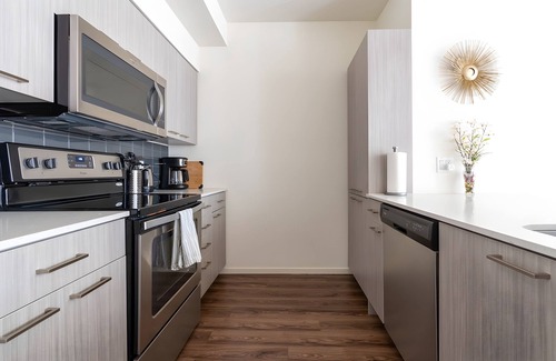 Mercer Island Apartment | 2BR | Gym, Lounge | Mercer Island | Sophari E