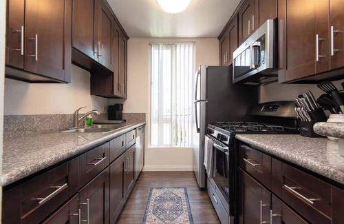 Hollywood Apartment | 2BR Hollywood Apt w/Rooftop Pool & Stunning Views