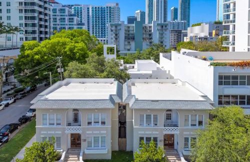 Midtown Apartment | 2BR in Edgewater with Parking, 12 min to Ocean Unit8