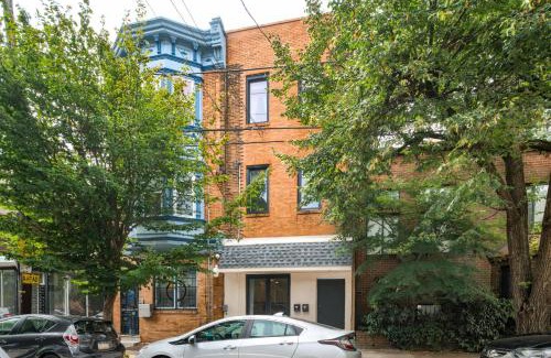 Queen Village Apartment | 2BR in Heart of Queen Village - walk to everything!