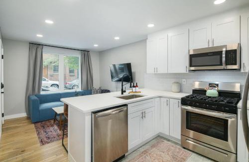 Queen Village Apartment | 2BR in Heart of Queen Village - walk to everything!