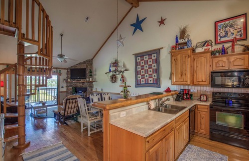 Indian Point Condo | 2BR+Loft Village At Indian 1710 Point near SDC-Free Tickets Daily up to $500