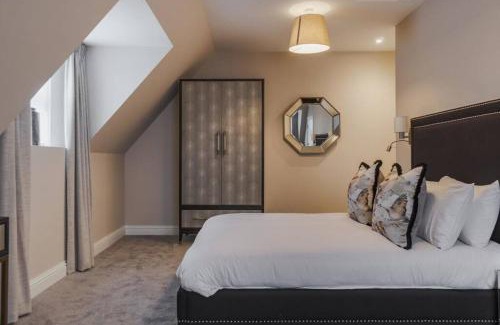 Windsor Apartment | 2BR Luxury Penthouse, Cinema Room, Private Parking