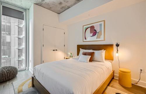 Rainey Street Historic District Apartment | 2BR Luxury with Views and Rooftop pool in Austin
