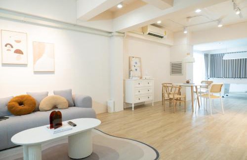 Thanon Phaya Thai Apartment | 2BR minimal mu-ji style 130SQM ~