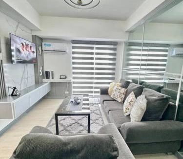 San Fernando Apartment | 2BR Mountain View Cabin - The Bali Corner at Azure North
