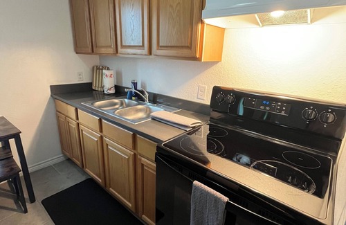 Southside Apartment | 2BR Near Airport & Downtown Near Attractions.