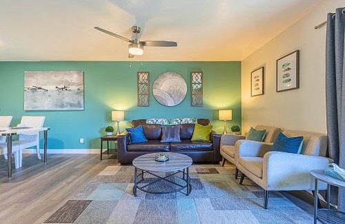 Paradise Valley Village Apartment | 2BR near Stone Creek - Pool & Mall Access Comfort - C254