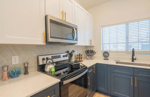 Desert View Village Condo | 2BR⁜North Scottsdale Near Golf & Spa⁜Pool and Gym