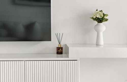 Al Safa Apartment | 2BR plus Maid CF6 B2 Canal Views