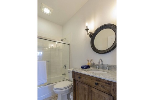 Poipu Cottage | 2BR Poipu Suite: AC, Club: Pool/Slide/Gym/PcklB