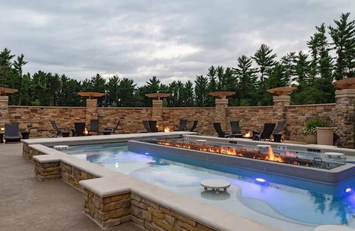 Lake Delton Condo | 2br PR Condo with Serene Lake Views!