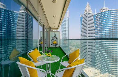 Downtown Dubai Apartment | 2BR - Rooftop Infinity Pool with Burj Khalifa views in Downtown Dubai