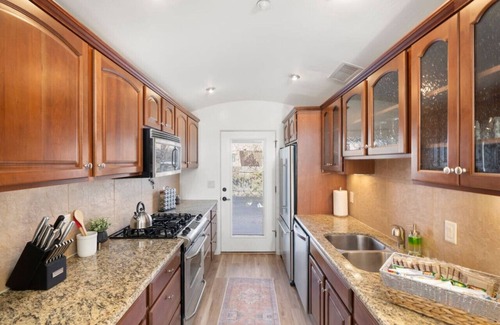 Uptown Sedona House | 2BR Serene Red Rock Retreat - Hot Tub & Nice Views