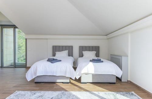 Duhur ash Shuwayr Apartment | 2BR Sunset Over Ain Saade