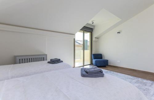 Duhur ash Shuwayr Apartment | 2BR Sunset Over Ain Saade