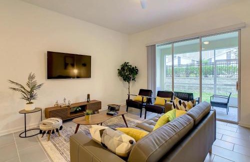 Four Corners House | 2BR Themed Condo with Waterparks Access