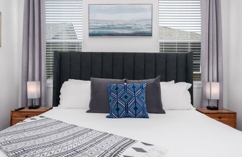 Pelham Apartment | 2BR Townhouse w Garage