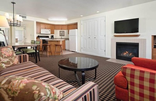 Angels Camp Condo | 2br Unit Family Vacation-Outdoor Fun & Golf!
