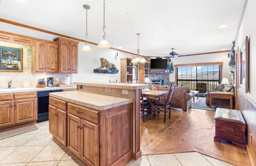 Indian Point Condo | 2BR Village At Indian Point 1607 near SDC - Free Tickets Daily up to $500