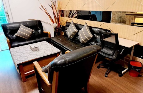 Khlong Toei Nuea Apartment | 2D - 3 Bedroom Downtown Apartment with shared Pool