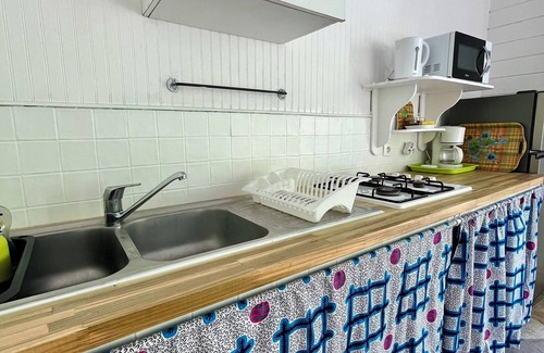 Cafeiere Cottage | 2Gites 800m from the beach private swimming pool in a tropical setting