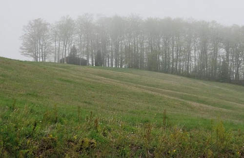 Mayfield House | 2Lakes 6BR 3BA Hot Tub Close to Traverse City Pontoon and Kayaks available