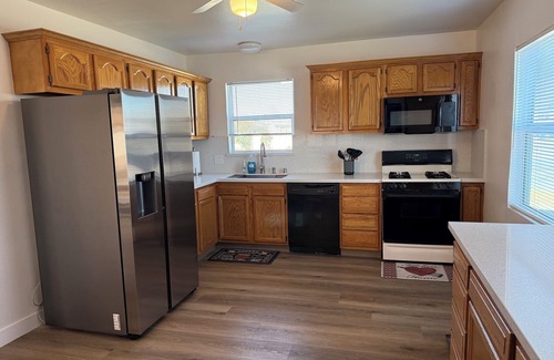 Westminster House | 2mi frm Disneyland &Convention 3bed 2bath Sofa-bed-Daniel