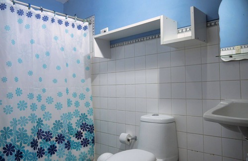 Chiclayo Apartment | 2nd Floor Apartment in safe neighborhood (24/7 surveillance) + balcony, Netflix