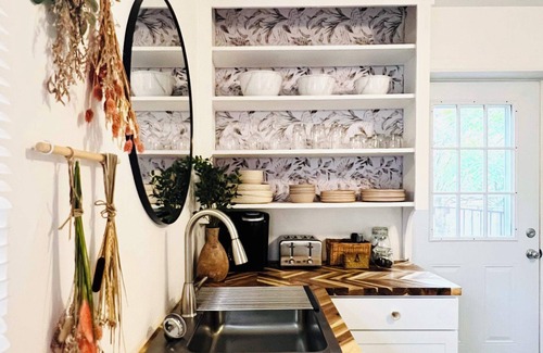 Greensburg Apartment | 2nd Floor Bungalow in Greensburg