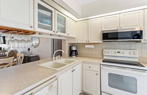 Isla del Sol Condo | 2nd floor condo overlooking pool with a beautiful bay view.