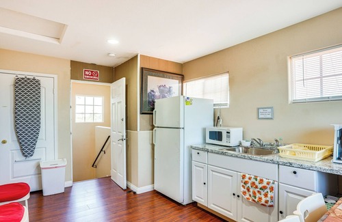 Westminster Apartment | 2nd-Floor Westminster Apartment Near Disneyland!